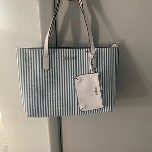 GUESS BLUE WHITE STRIPED 2 HANDLED TOTE BAG&COIN PURSE PEBBLED FAUX LEATHER NWT